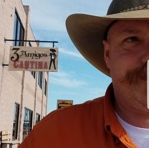 Meet your Posher, Chris